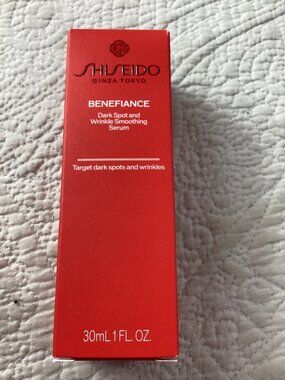 Shiseido Benefiance Dark Spot And Wrinkle Smoothing Serum* 1 Oz* New in Box*NIB